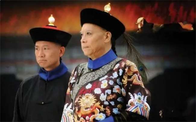 古代皇宫中明明有漂亮的宫女 皇帝为什么还要用太监伺候自己