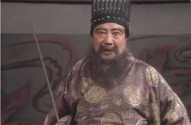 历史上董卓会被讨伐的原因是什么？他做了哪些事情？