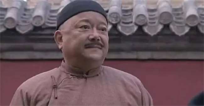 嘉庆上位为什么要除掉和珅 嘉庆是贪图和珅的钱吗