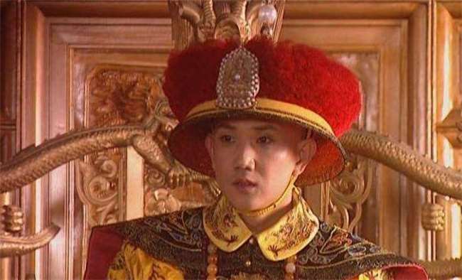 鳌拜权倾朝野最后却把一手好牌会被打的稀烂，是为什么？