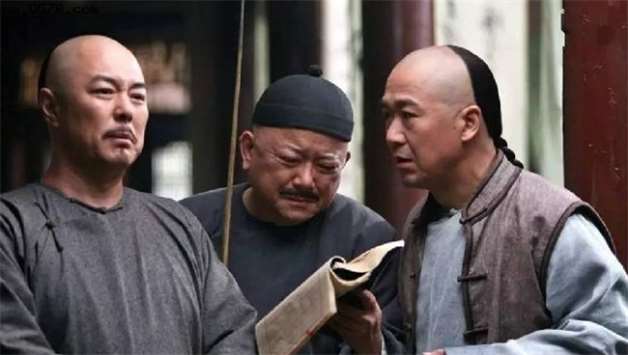 和珅被抄家后，嘉庆帝是如何处理这批财产的？