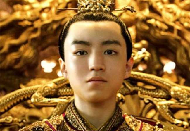 此皇帝死后别国皇帝痛哭