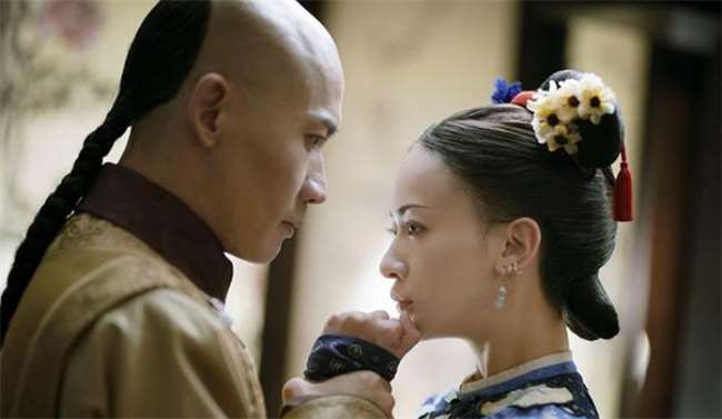 历史上令妃受宠却没能成为皇后，是因为什么？