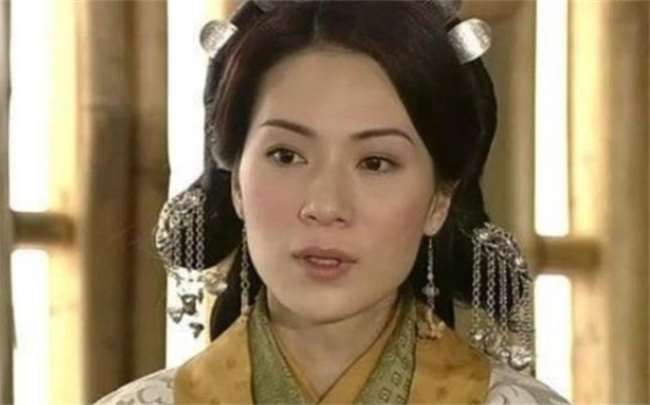 为何吕后非要把戚姬做成人彘才解恨？戚夫人被做成人彘后活了多久