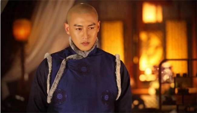 乾隆为何选择平庸的嘉庆做继承人？只因乾隆在位太久可选的不多了
